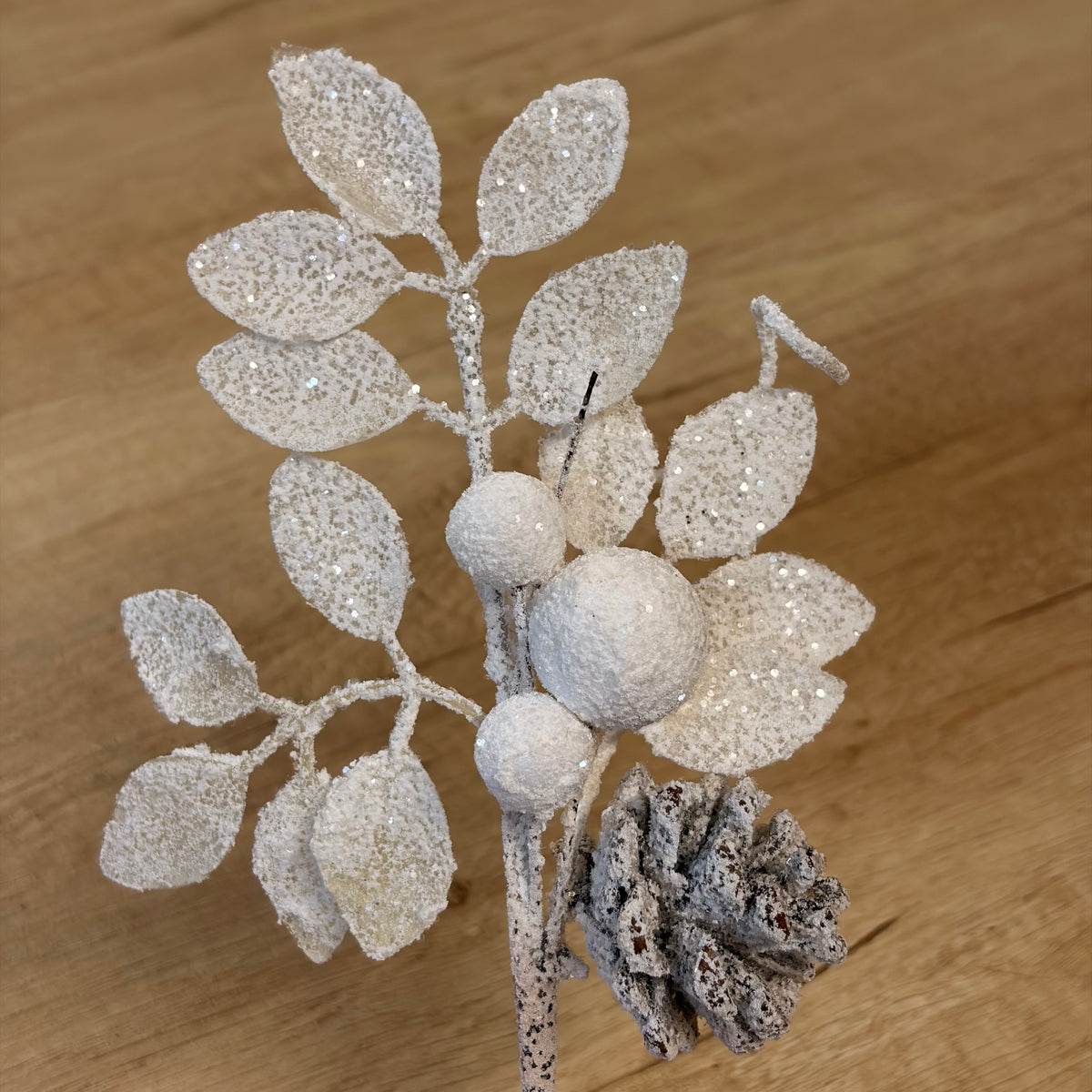 Коледна клонка с брокат WHITE