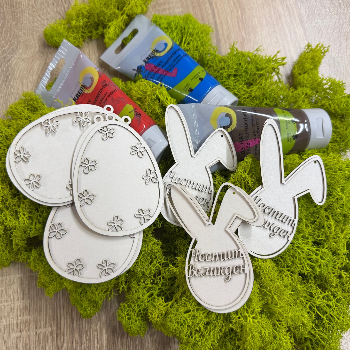 Комплект боички с яйчица и зайчета от бирен картон